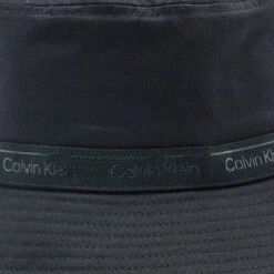 Chapeau Calvin Klein Logo Tape Bucket K60K610519 BAX 7 Chapeau Calvin Klein Logo Tape Bucket K60K610519 BAX -Chaleur Élégante Boutique chapeau calvin klein logo tape bucket k60k610519 bax 2
