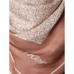 Foulard Calvin Klein Logo K60K610227 GEZ -Chaleur Élégante Boutique foulard calvin klein logo k60k610227 gez 1